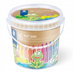 Kredki w drewnianej...